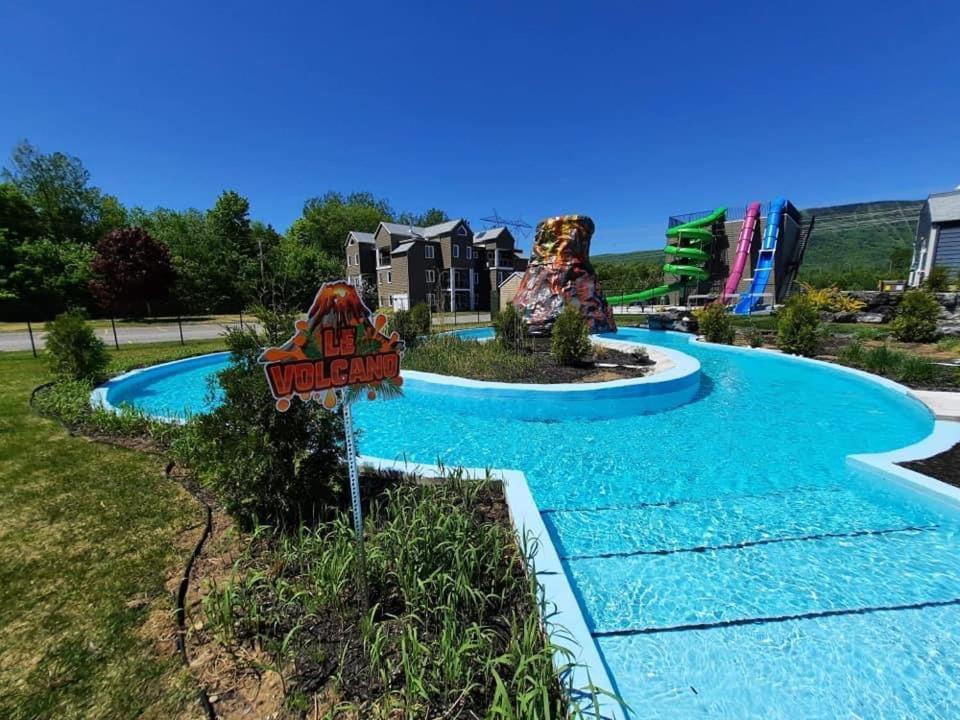 Condo Avec Parc Aquatique ! 波普雷 外观 照片